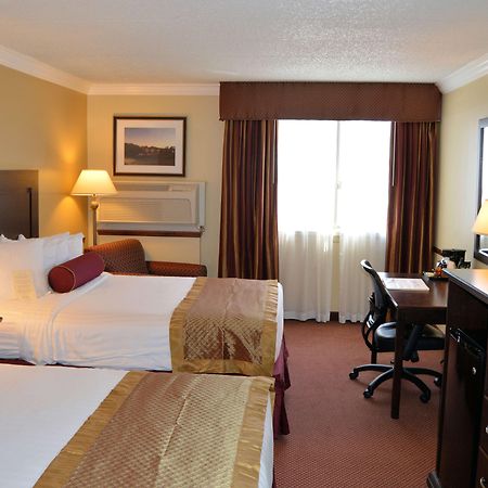 Best Western Plus Wilkes Barre Center City Exterior photo