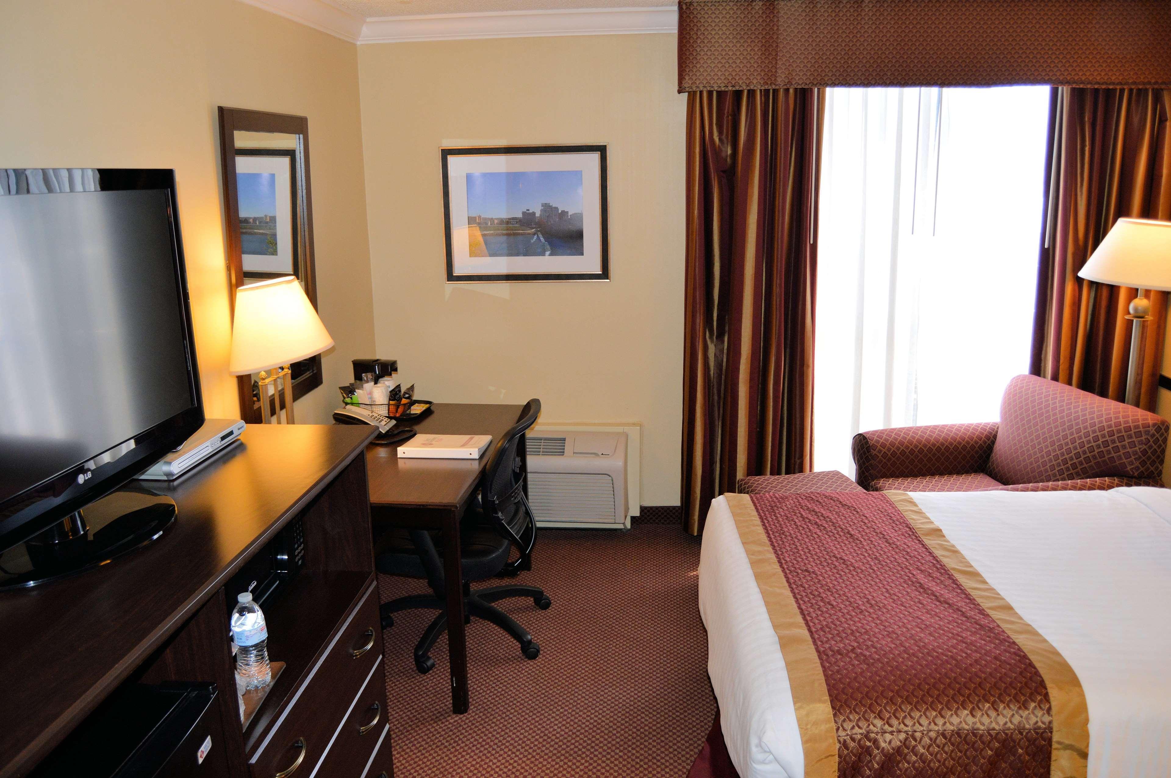 Best Western Plus Wilkes Barre Center City Exterior photo