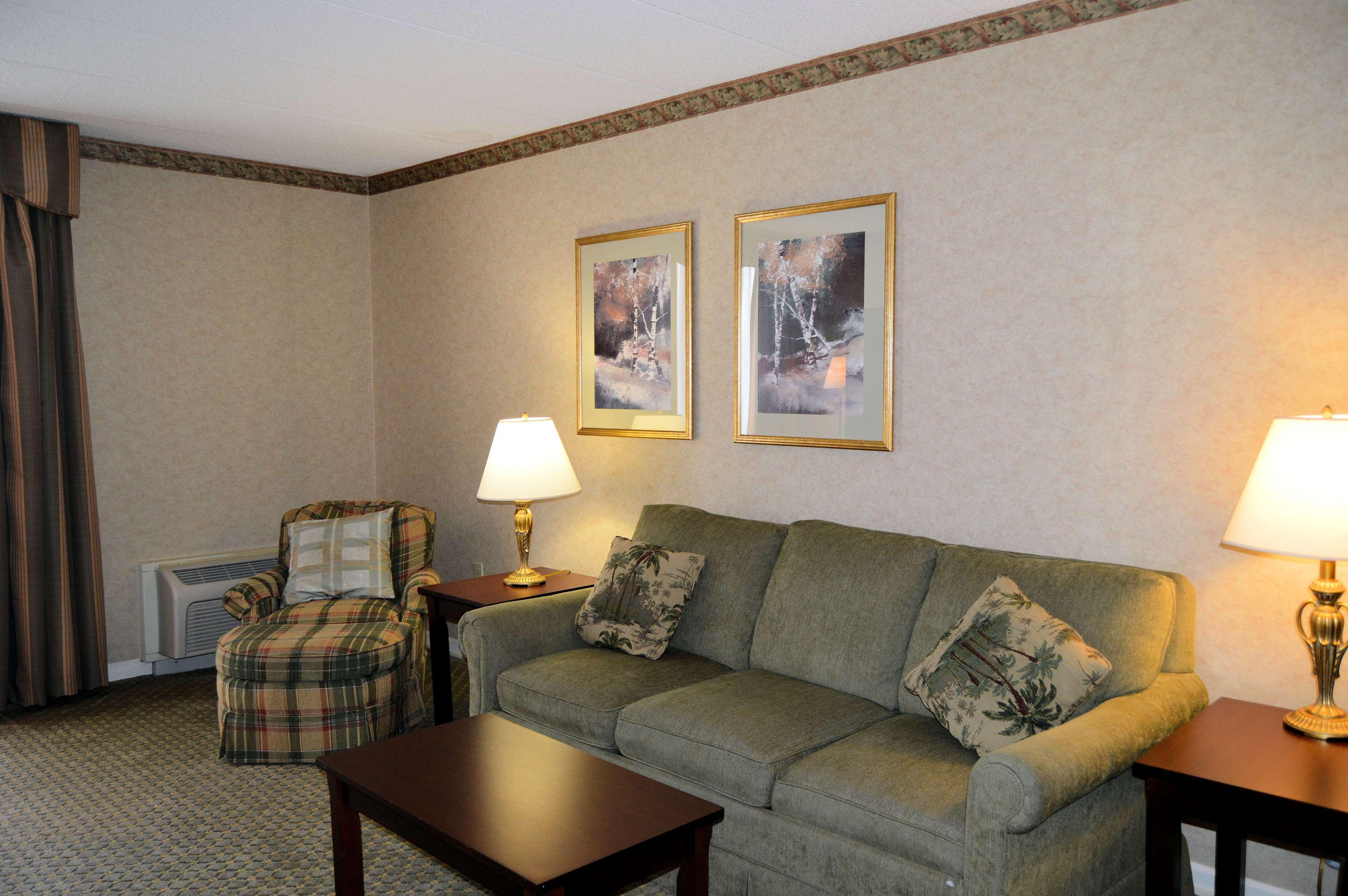 Best Western Plus Wilkes Barre Center City Exterior photo